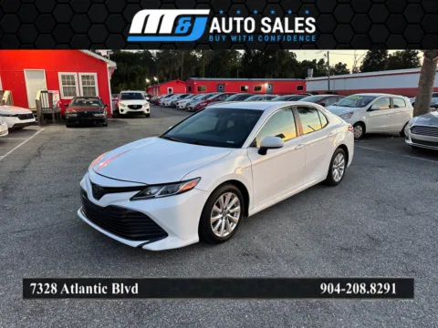 White 2018 Toyota Camry for sale in Jacksonville, FL