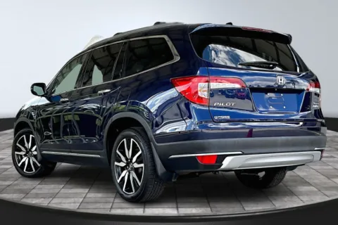 More photos of 2022 Honda Pilot Touring at M&J Auto Sales and Service, FL
