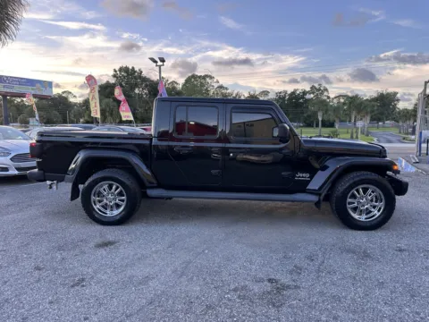 More photos of 2020 Jeep Gladiator at M&J Auto Sales and Service, FL
