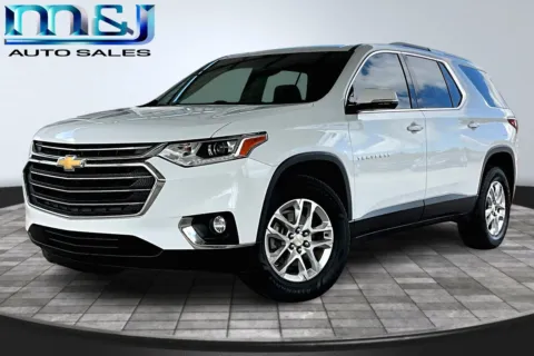 White 2018 Chevrolet Traverse LT Cloth for sale in Jacksonville, FL