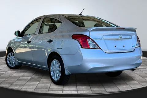 More photos of 2013 Nissan Versa at M&J Auto Sales and Service, FL