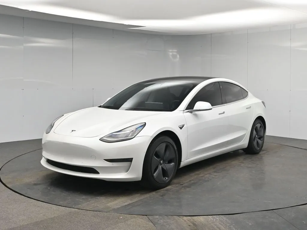 2019 Tesla Model 3 Long Range's photo