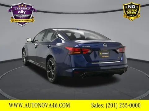 More photos of 2023 Nissan Altima 2.5 SR at AutoNova46, NJ