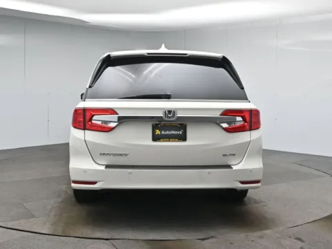 More photos of 2018 Honda Odyssey Elite at AutoNova46, NJ