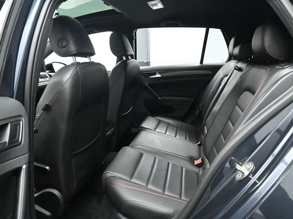 2020 Volkswagen Golf GTI SE Autobahn photo 23