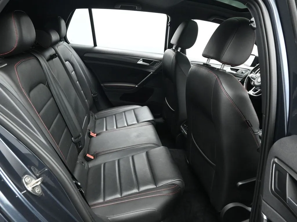 2020 Volkswagen Golf GTI SE Autobahn photo 24