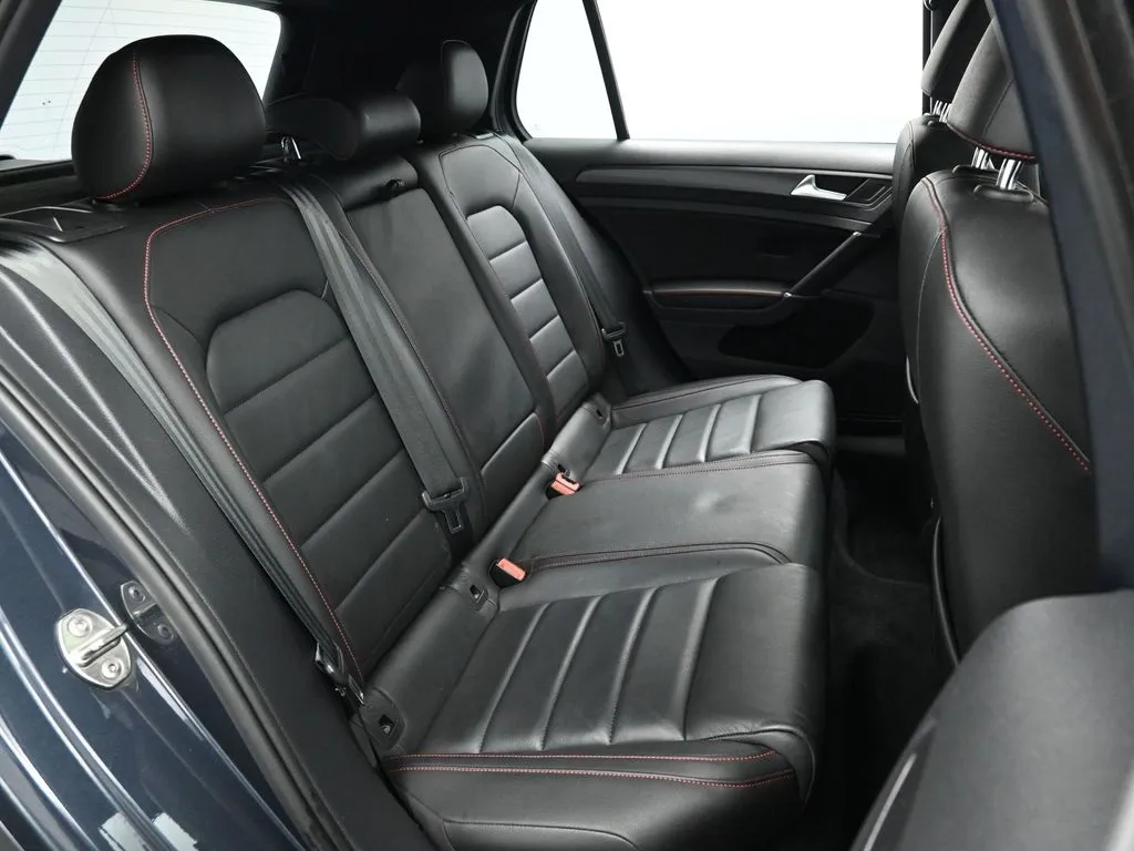 2020 Volkswagen Golf GTI SE Autobahn photo 42