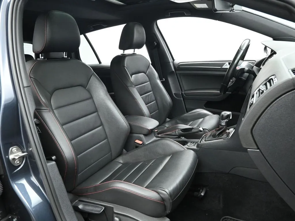 2020 Volkswagen Golf GTI SE Autobahn photo 8