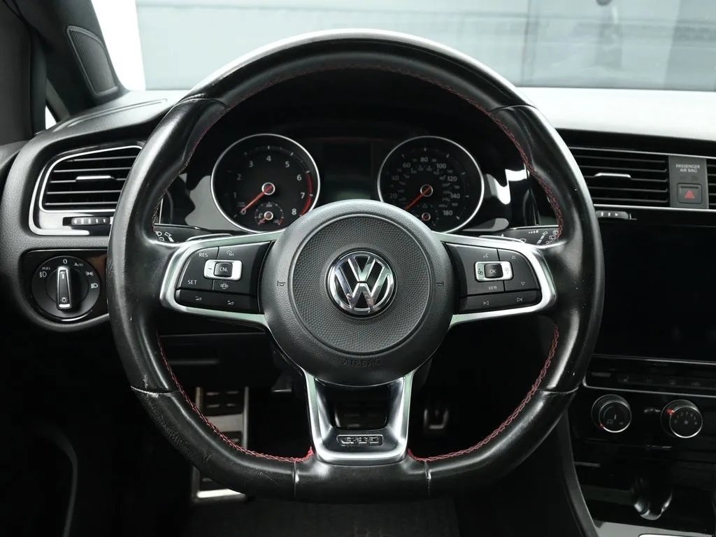 2020 Volkswagen Golf GTI SE Autobahn photo 44