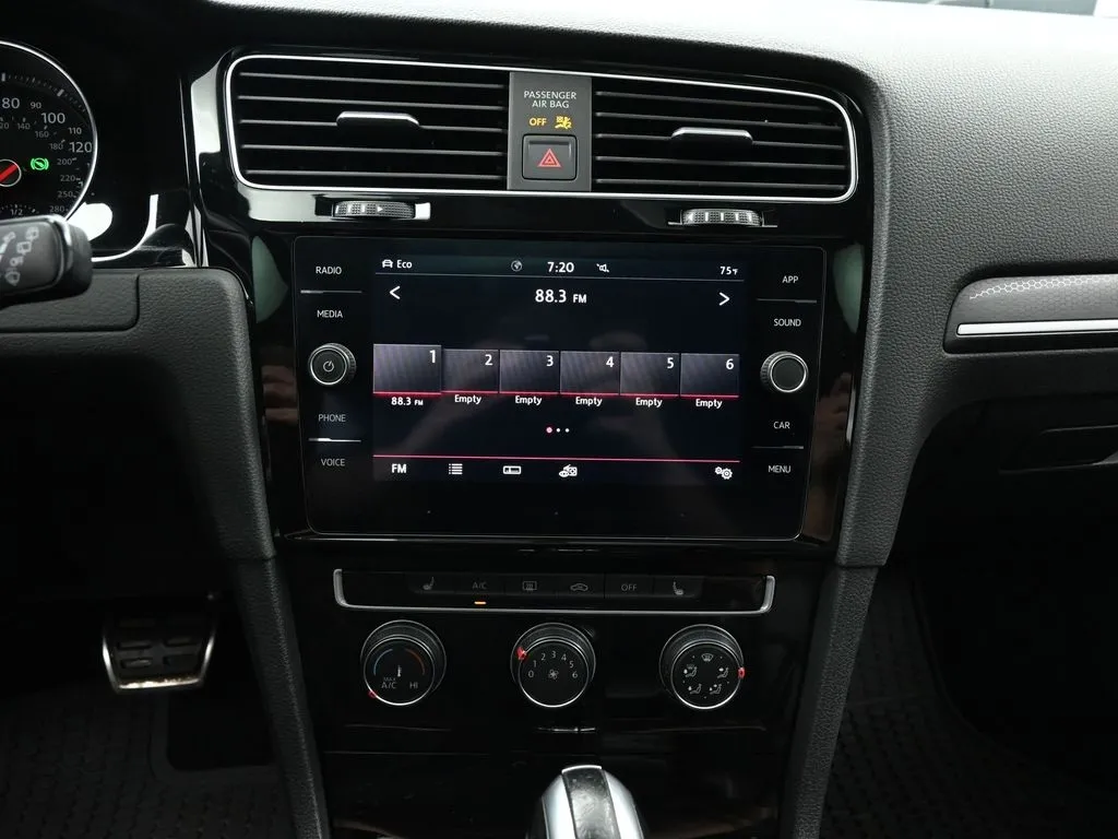 2020 Volkswagen Golf GTI SE Autobahn photo 27