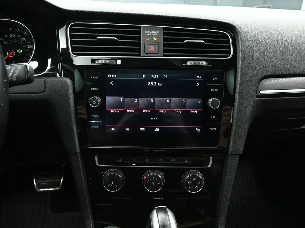 2020 Volkswagen Golf GTI SE Autobahn photo 45