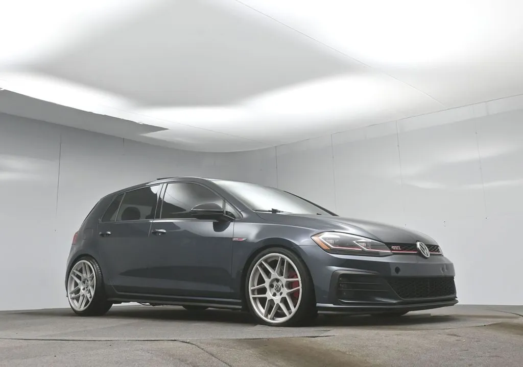 2020 Volkswagen Golf GTI SE Autobahn photo 32