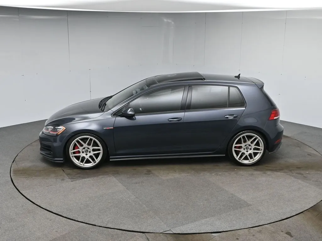 2020 Volkswagen Golf GTI SE Autobahn photo 33