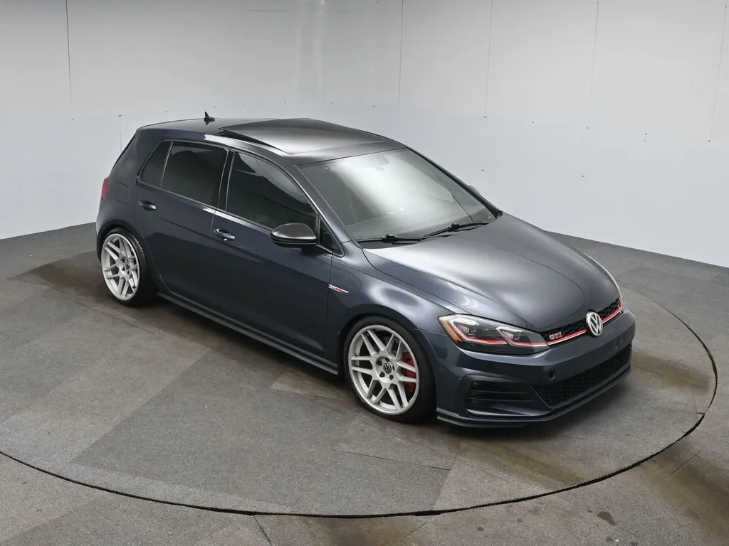 2020 Volkswagen Golf GTI SE Autobahn photo 17
