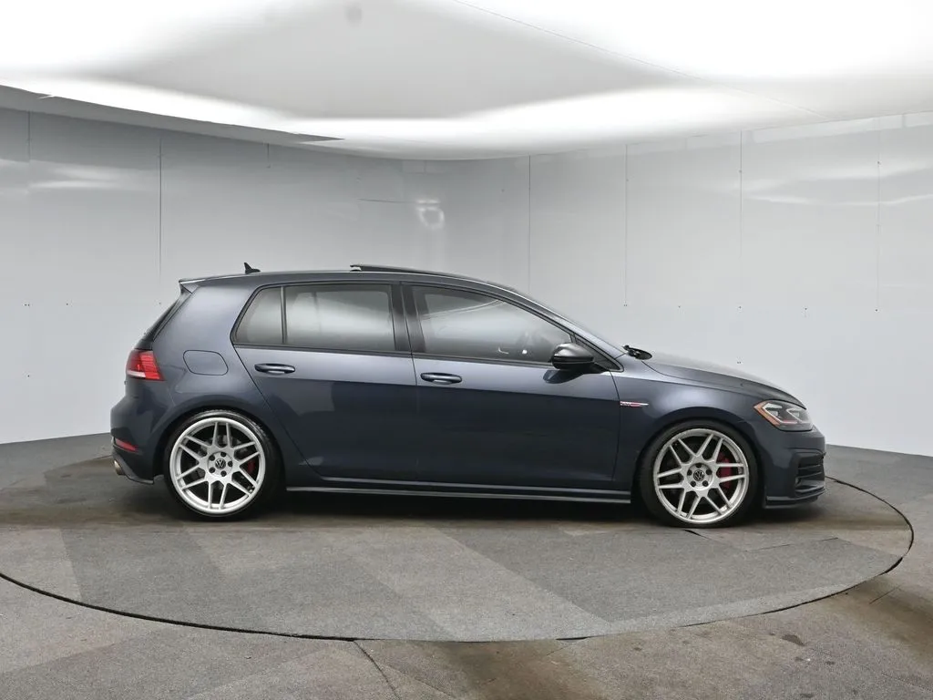 2020 Volkswagen Golf GTI SE Autobahn photo 38