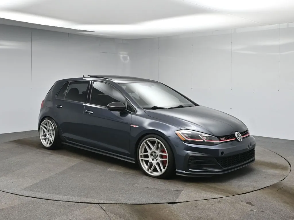 2020 Volkswagen Golf GTI SE Autobahn photo 3