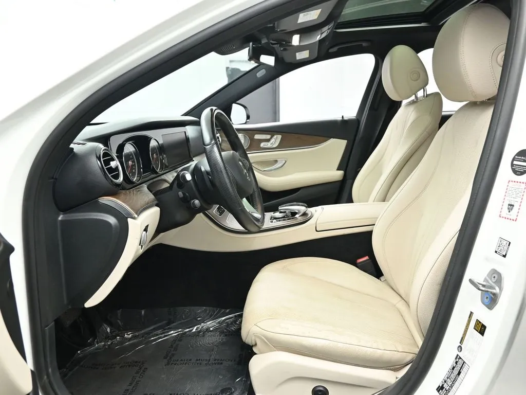 2018 Mercedes Benz E 300 photo 25