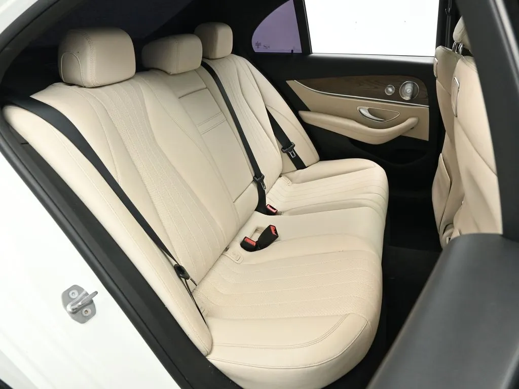 2018 Mercedes Benz E 300 photo 49