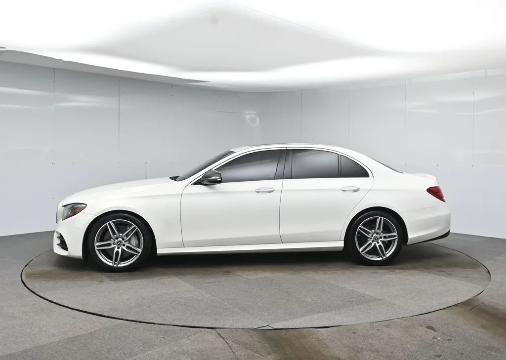 2018 Mercedes Benz E 300 photo 22