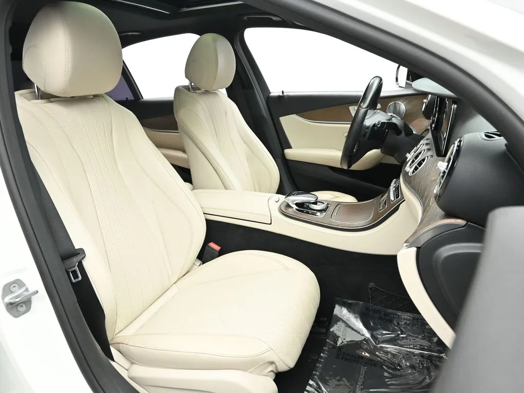 2018 Mercedes Benz E 300 photo 7