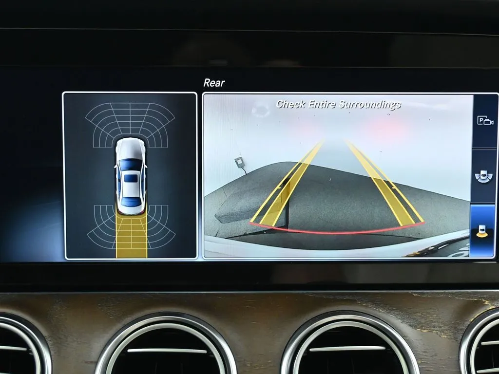 2018 Mercedes Benz E 300 photo 10