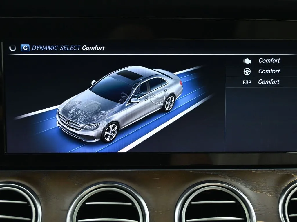 2018 Mercedes Benz E 300 photo 12