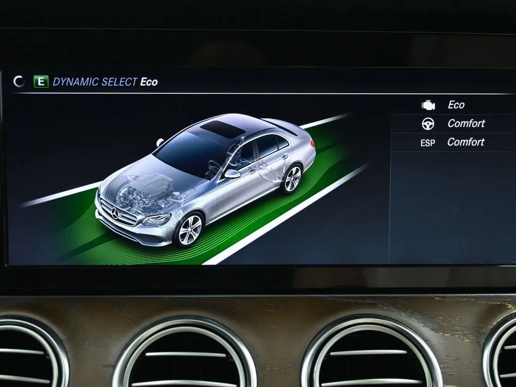 2018 Mercedes Benz E 300 photo 34