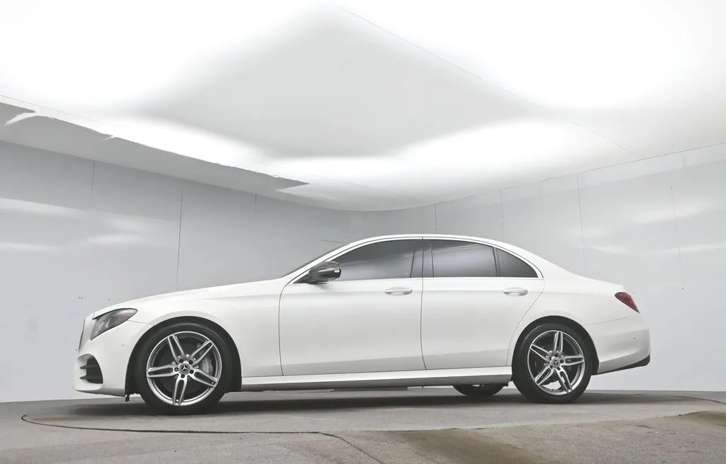 2018 Mercedes Benz E 300 photo 37