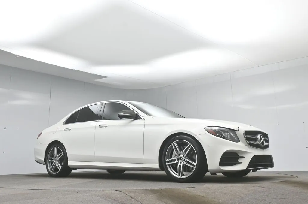 2018 Mercedes Benz E 300 photo 17