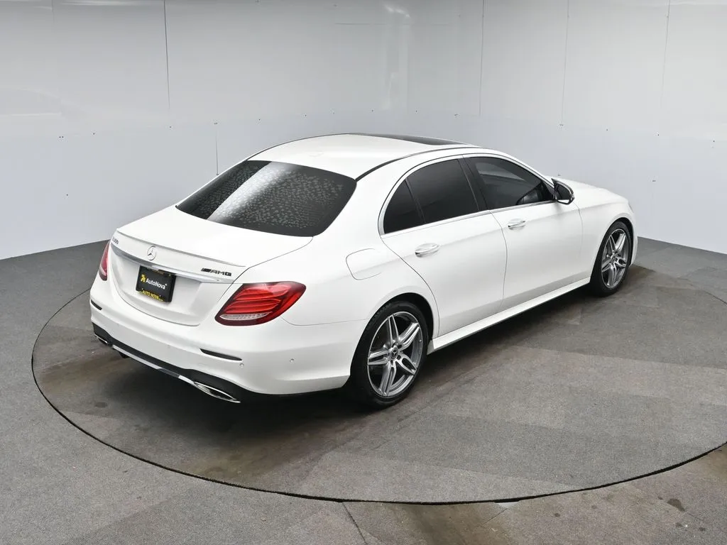 2018 Mercedes Benz E 300 photo 19