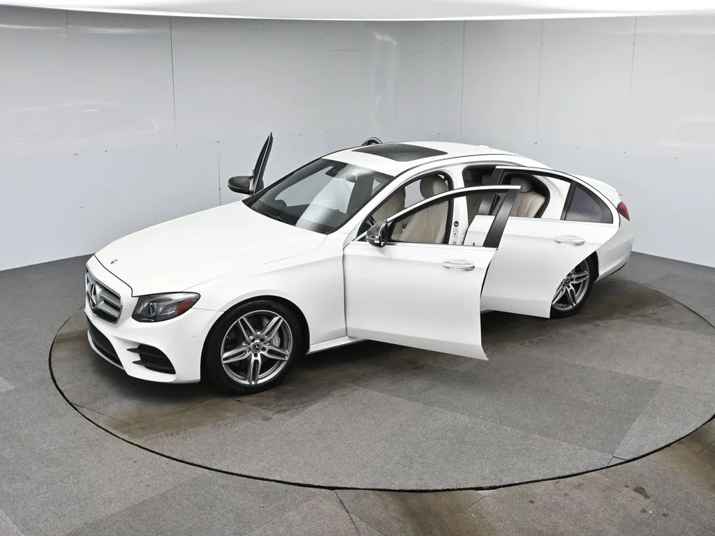 2018 Mercedes Benz E 300 photo 42