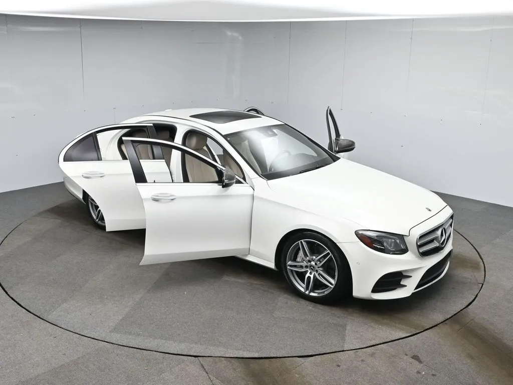 2018 Mercedes Benz E 300 photo 43