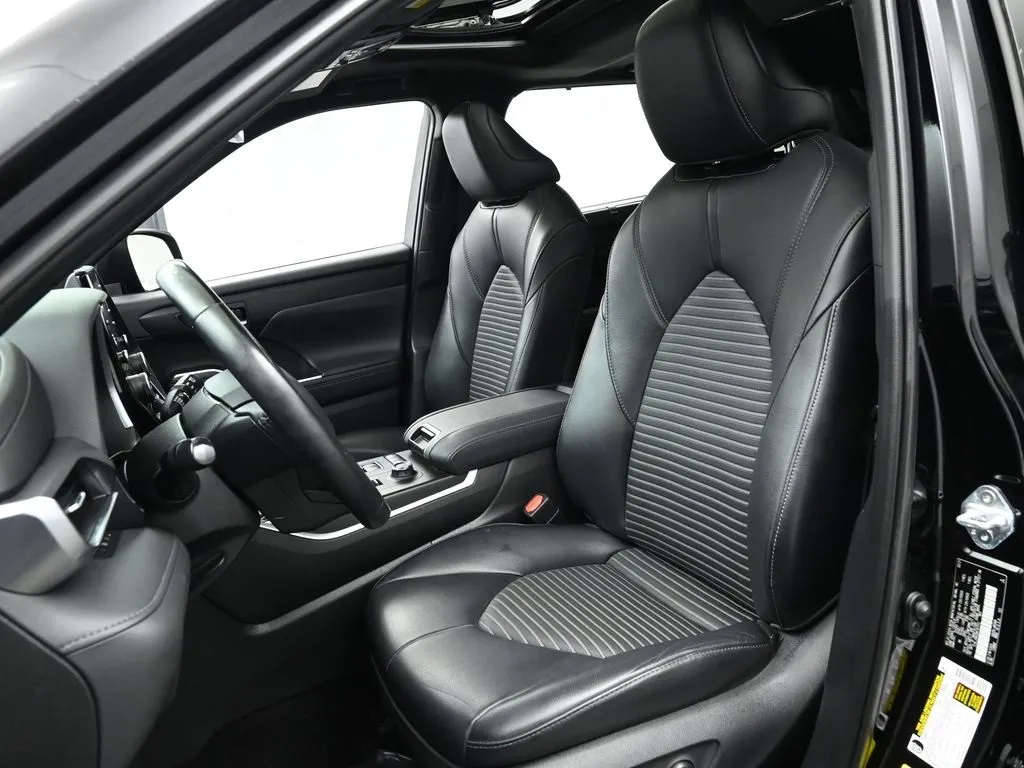 2021 Toyota Highlander XSE photo 39