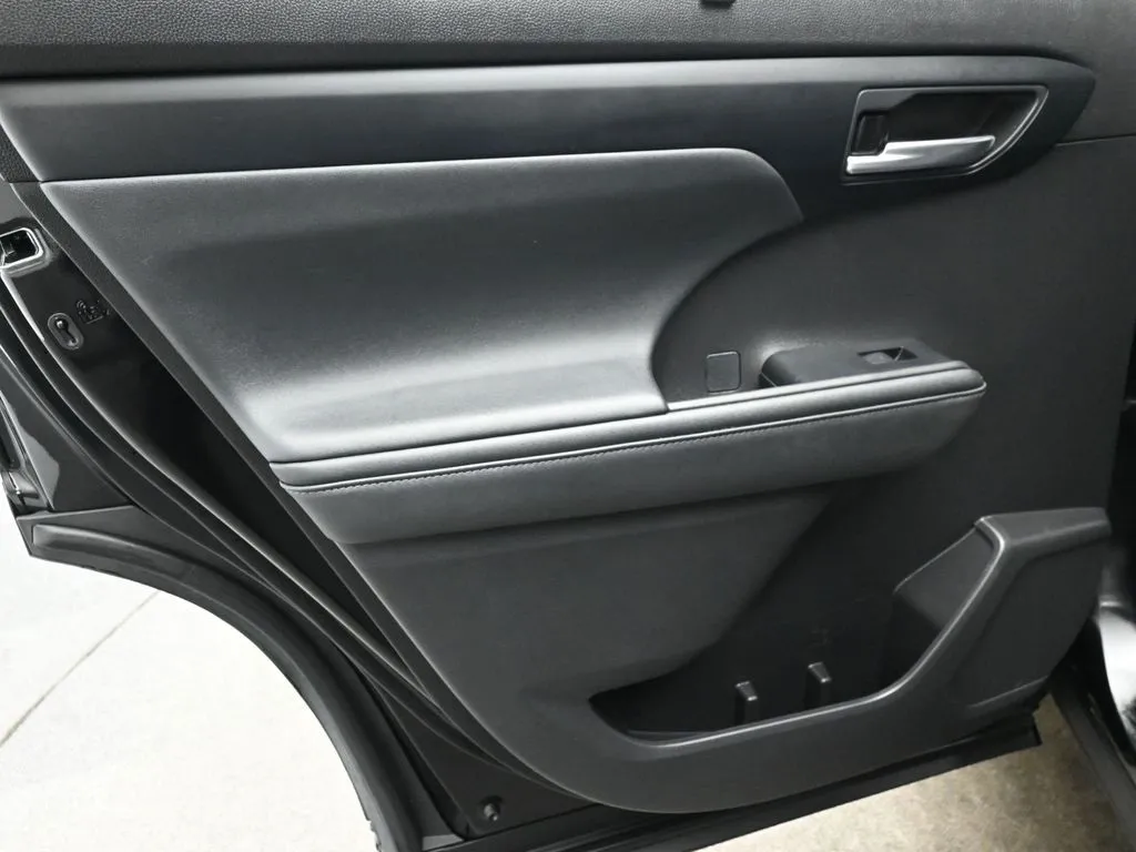 2021 Toyota Highlander XSE photo 23