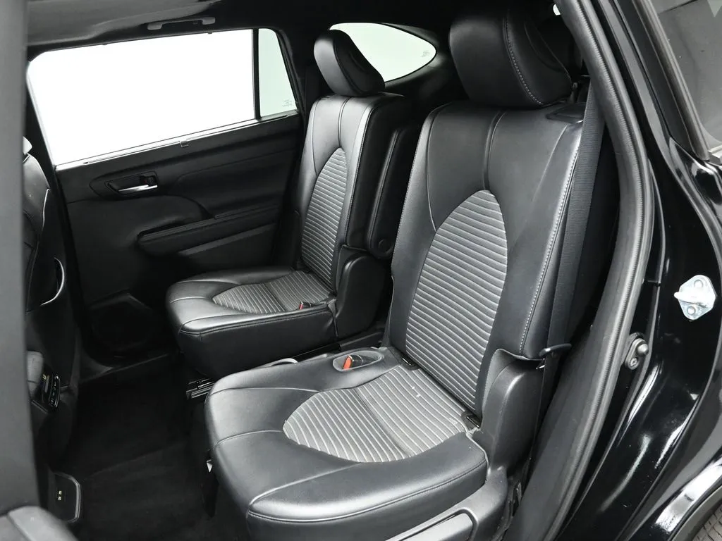 2021 Toyota Highlander XSE photo 5