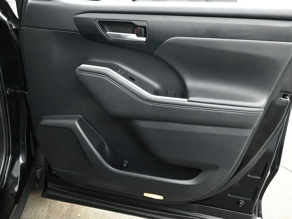 2021 Toyota Highlander XSE photo 7