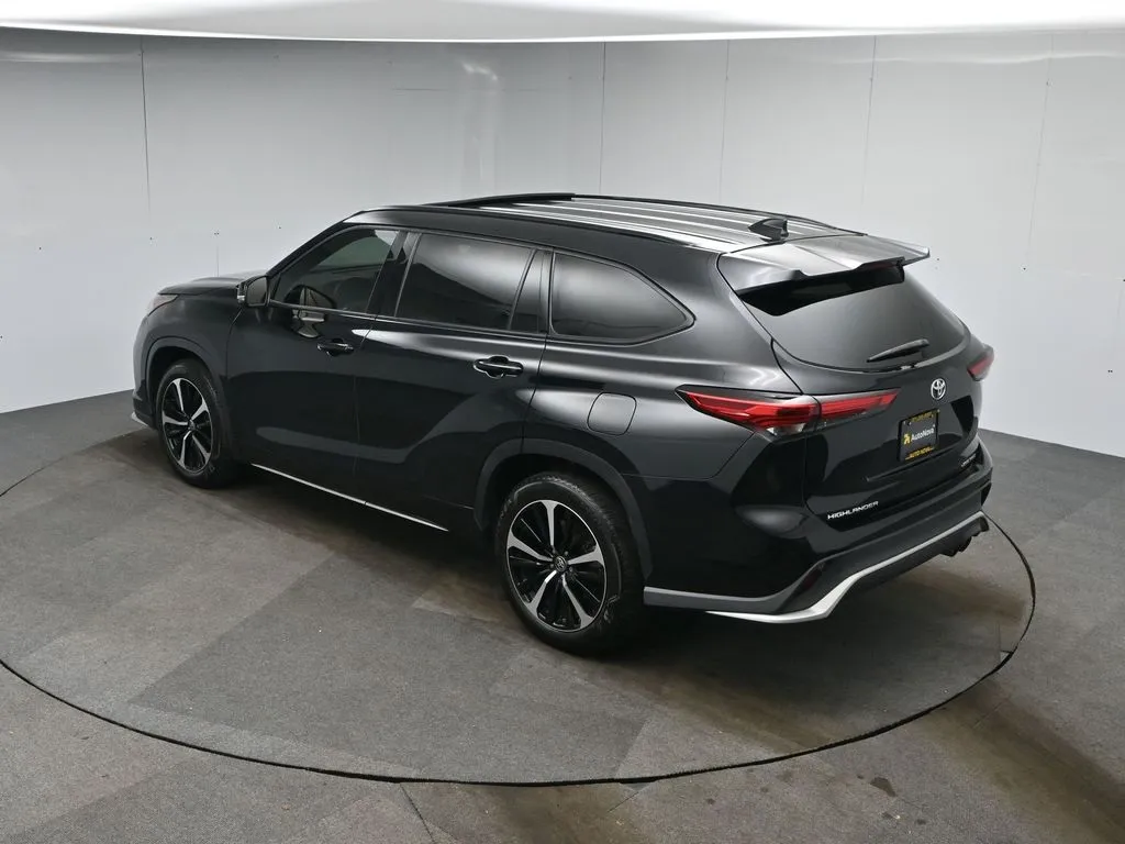 2021 Toyota Highlander XSE photo 15