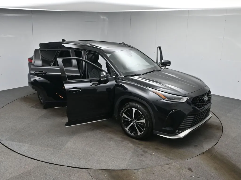 2021 Toyota Highlander XSE photo 18
