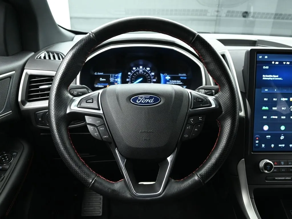 2021 Ford Edge ST photo 44