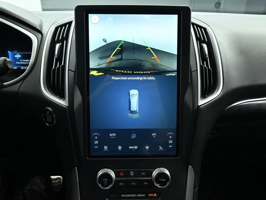 2021 Ford Edge ST photo 10