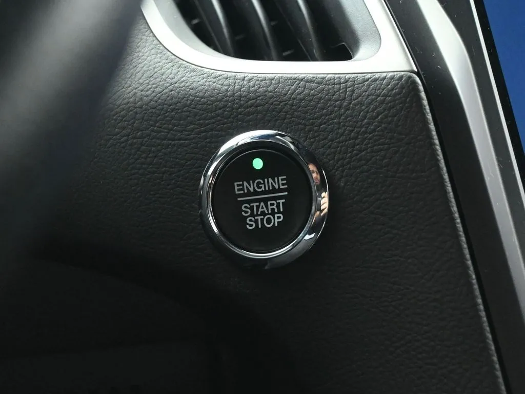 2021 Ford Edge ST photo 47