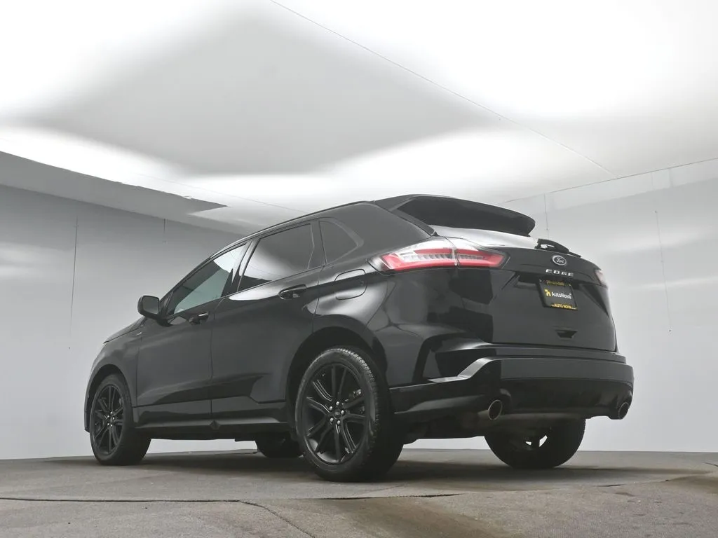 2021 Ford Edge ST photo 48