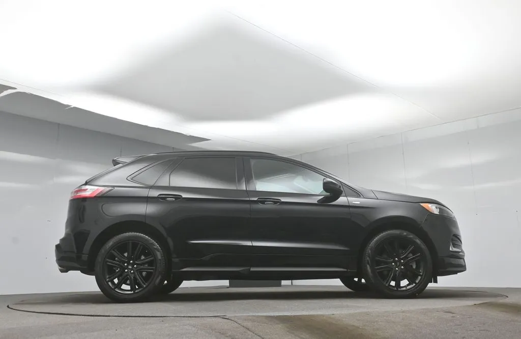 2021 Ford Edge ST photo 49