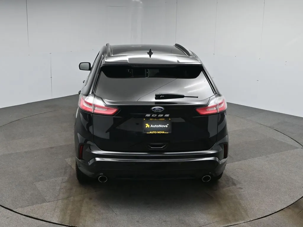 2021 Ford Edge ST photo 51