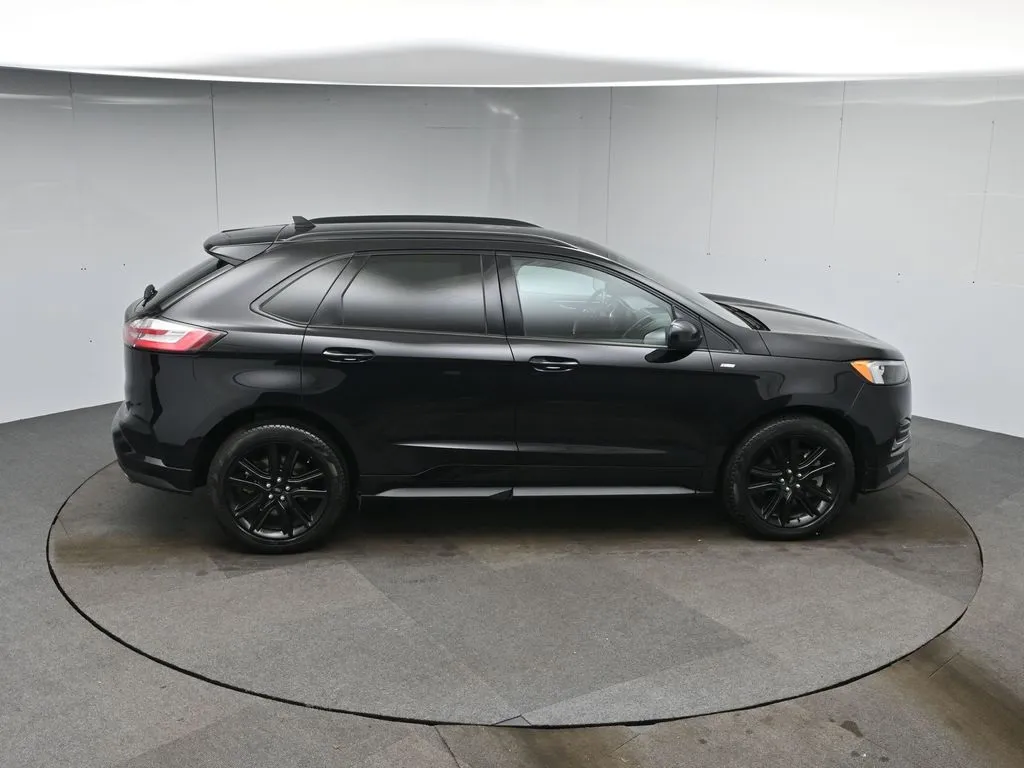 2021 Ford Edge ST photo 34