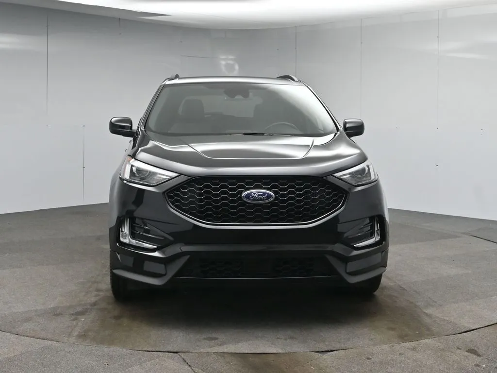 2021 Ford Edge ST photo 21