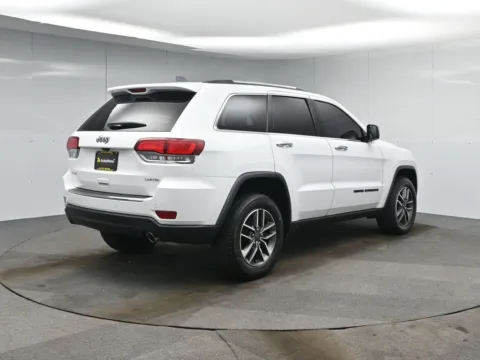 More photos of 2021 Jeep Grand Cherokee Limited at AutoNova46, NJ