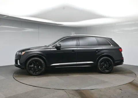 Photos of 2022 Audi Q7 55 Premium Plus for sale in Fort Lee, NJ at AutoNova46