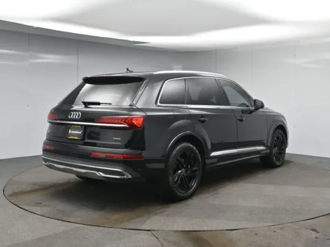 More photos of 2022 Audi Q7 55 Premium Plus at AutoNova46, NJ