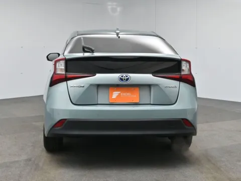 More photos of 2020 Toyota Prius LE at AutoNova46, NJ